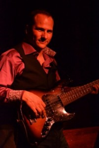 Mike Pelletier bassist